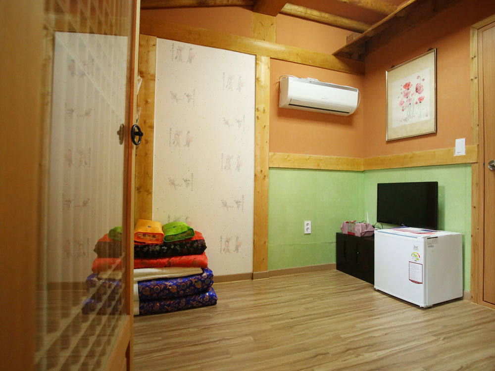 Gangneongjeon Hanok Stay Jeonju Exterior photo