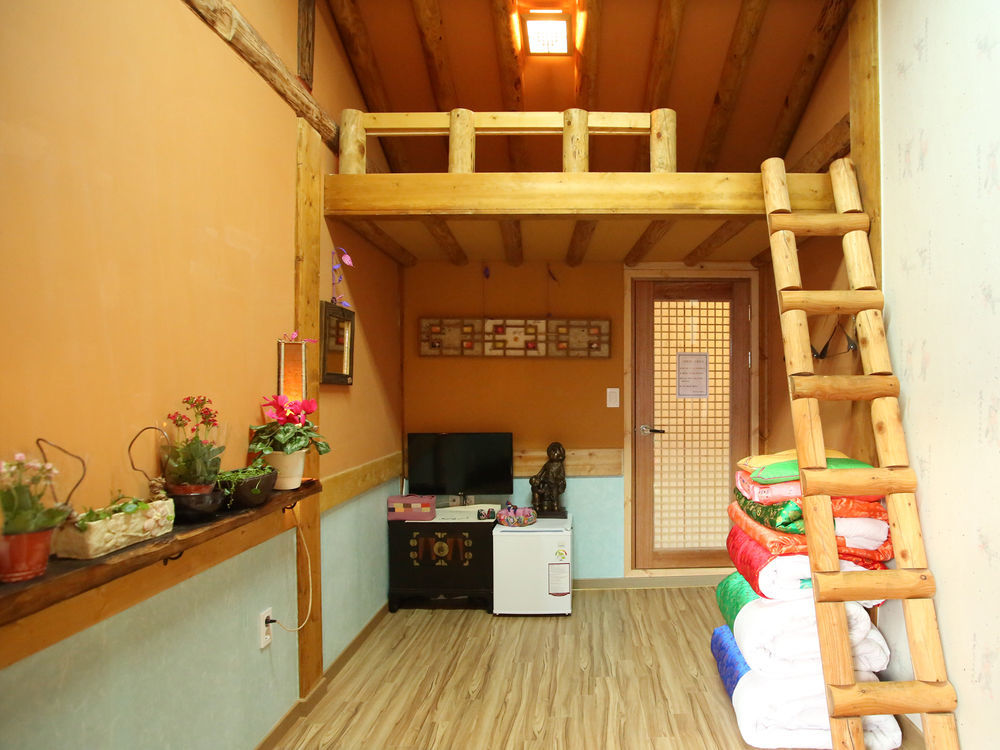 Gangneongjeon Hanok Stay Jeonju Exterior photo